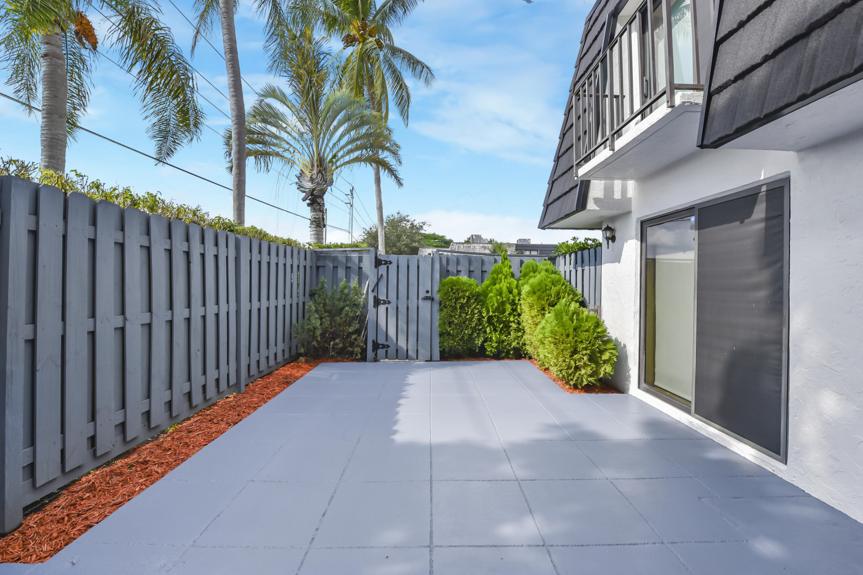 102 Woodland Road Palm Springs, FL 33461 - Photo 11 of 41