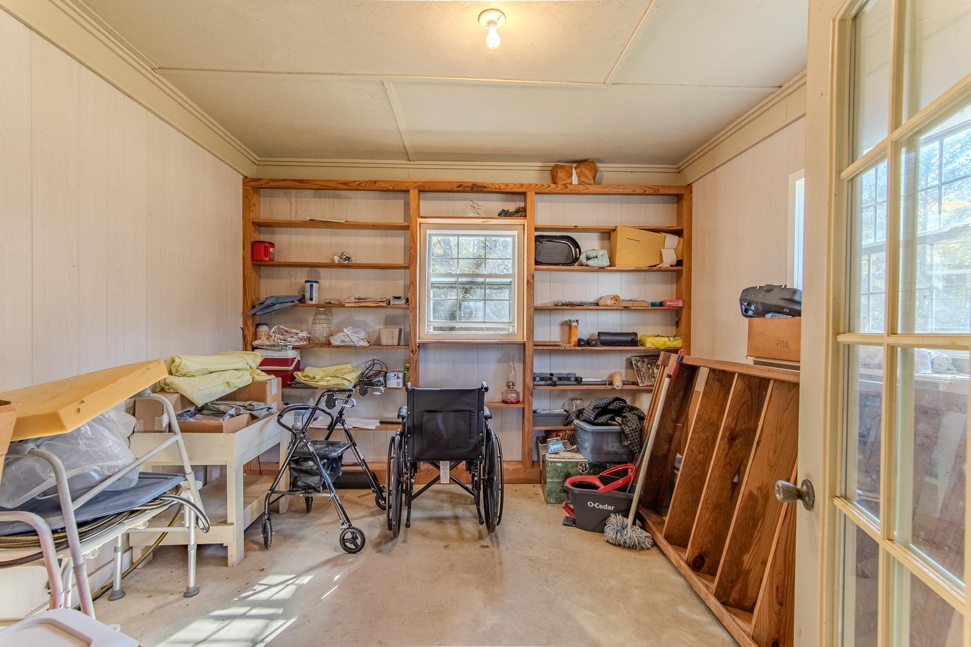4485 Holland Creek Road Savannah, TN 38372 - Photo 32 of 39 a view of a workspace with furniture
