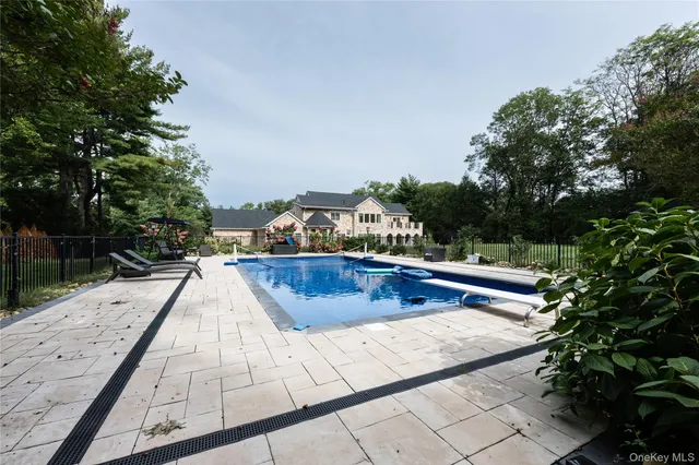 $4,998,000 | 265 Laurel Lane, Syosset, NY 11791