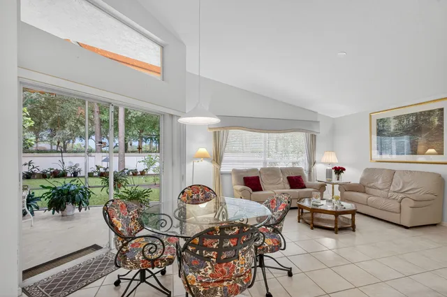 $799,900 | 208 Jones Creek Drive, Jupiter, FL 33458