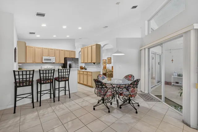 $799,900 | 208 Jones Creek Drive, Jupiter, FL 33458