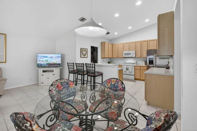 $799,900 | 208 Jones Creek Drive, Jupiter, FL 33458