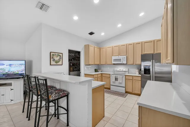 $799,900 | 208 Jones Creek Drive, Jupiter, FL 33458