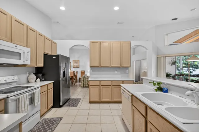 $799,900 | 208 Jones Creek Drive, Jupiter, FL 33458