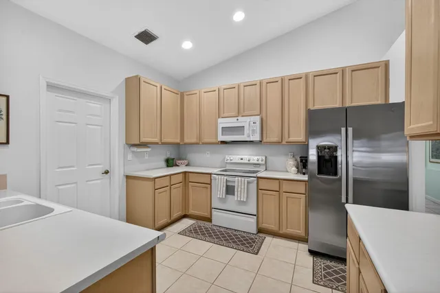 $799,900 | 208 Jones Creek Drive, Jupiter, FL 33458