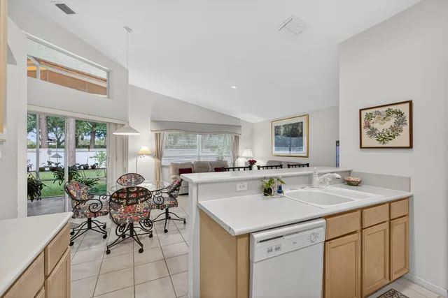 $799,900 | 208 Jones Creek Drive, Jupiter, FL 33458