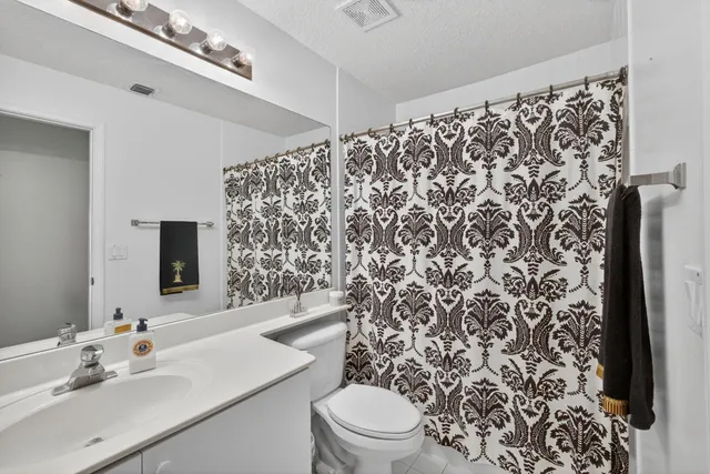 $799,900 | 208 Jones Creek Drive, Jupiter, FL 33458