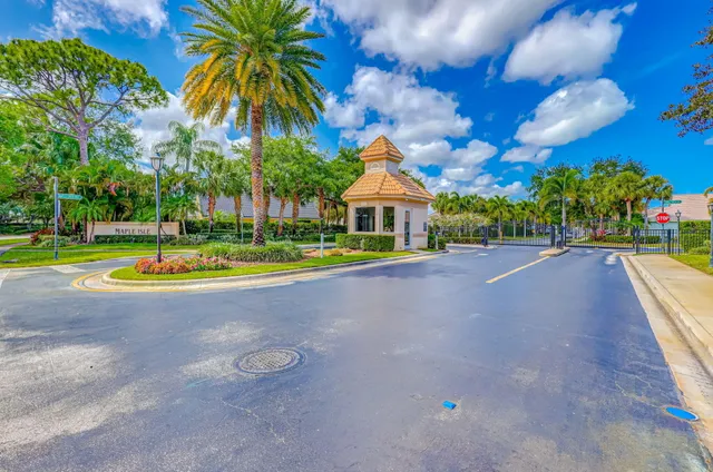 $799,900 | 208 Jones Creek Drive, Jupiter, FL 33458