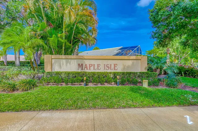 $799,900 | 208 Jones Creek Drive, Jupiter, FL 33458