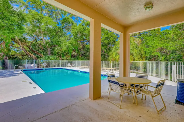 $799,900 | 208 Jones Creek Drive, Jupiter, FL 33458