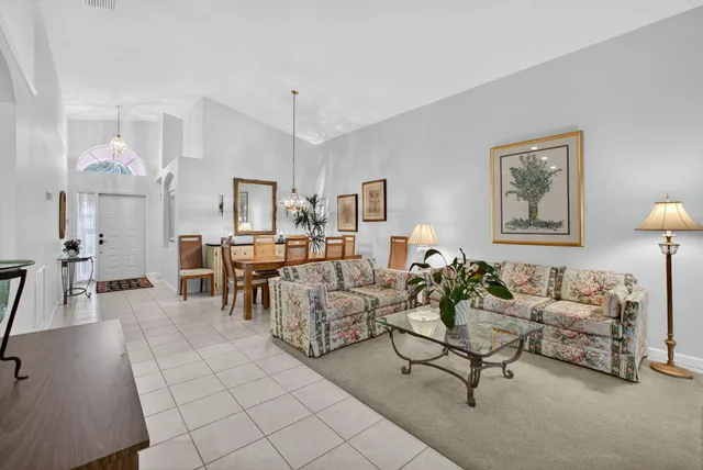 $799,900 | 208 Jones Creek Drive, Jupiter, FL 33458