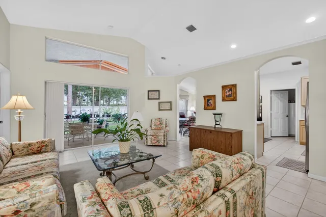 $799,900 | 208 Jones Creek Drive, Jupiter, FL 33458