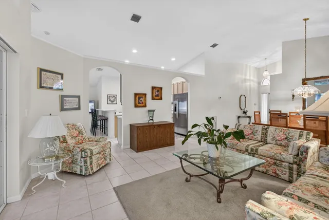 $799,900 | 208 Jones Creek Drive, Jupiter, FL 33458