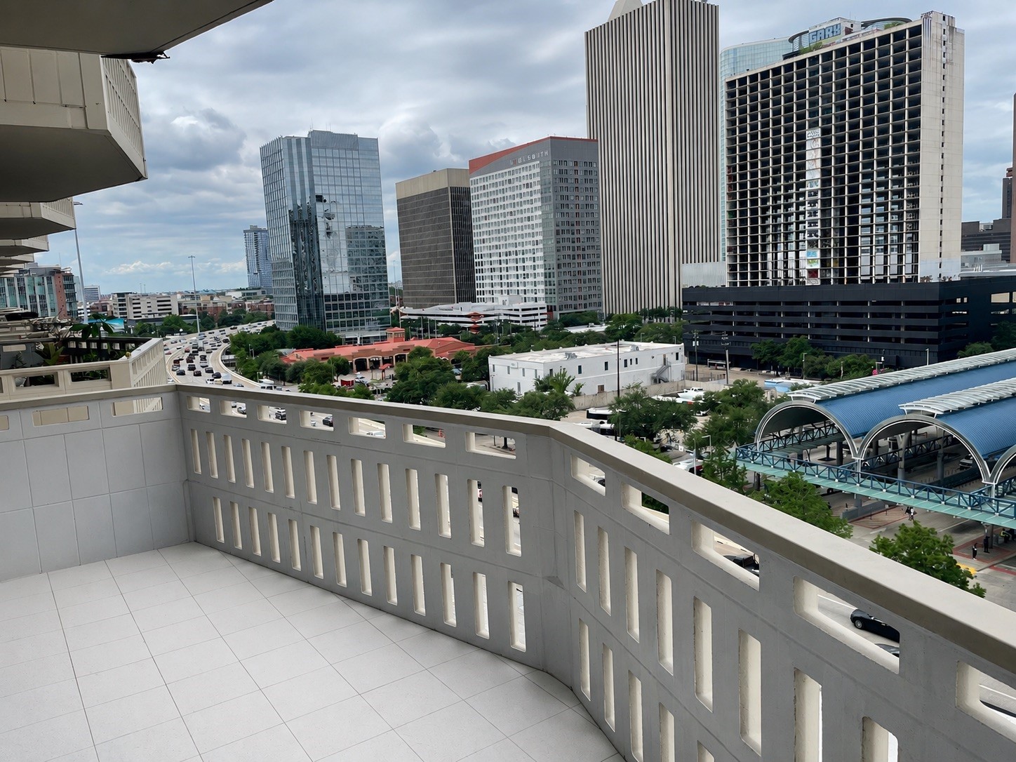 2016 Main Street, Unit 903 Houston, TX 77002 - Photo 2 of 25 Balcony 1