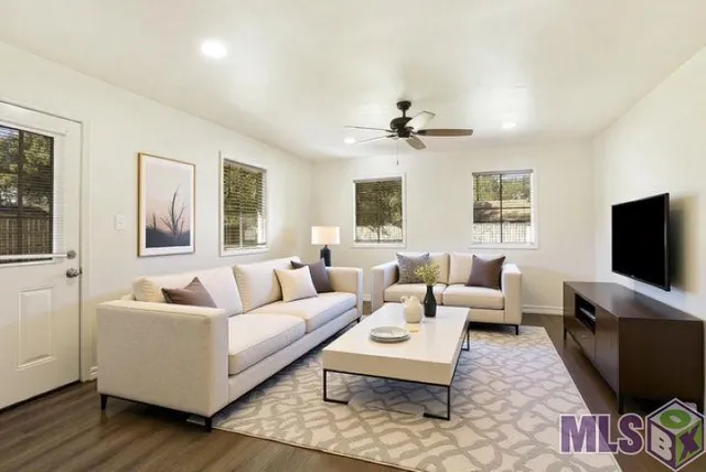 $199,900 | 911 Hatchell Lane, Denham Springs, LA 70726