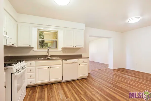 $199,900 | 911 Hatchell Lane, Denham Springs, LA 70726