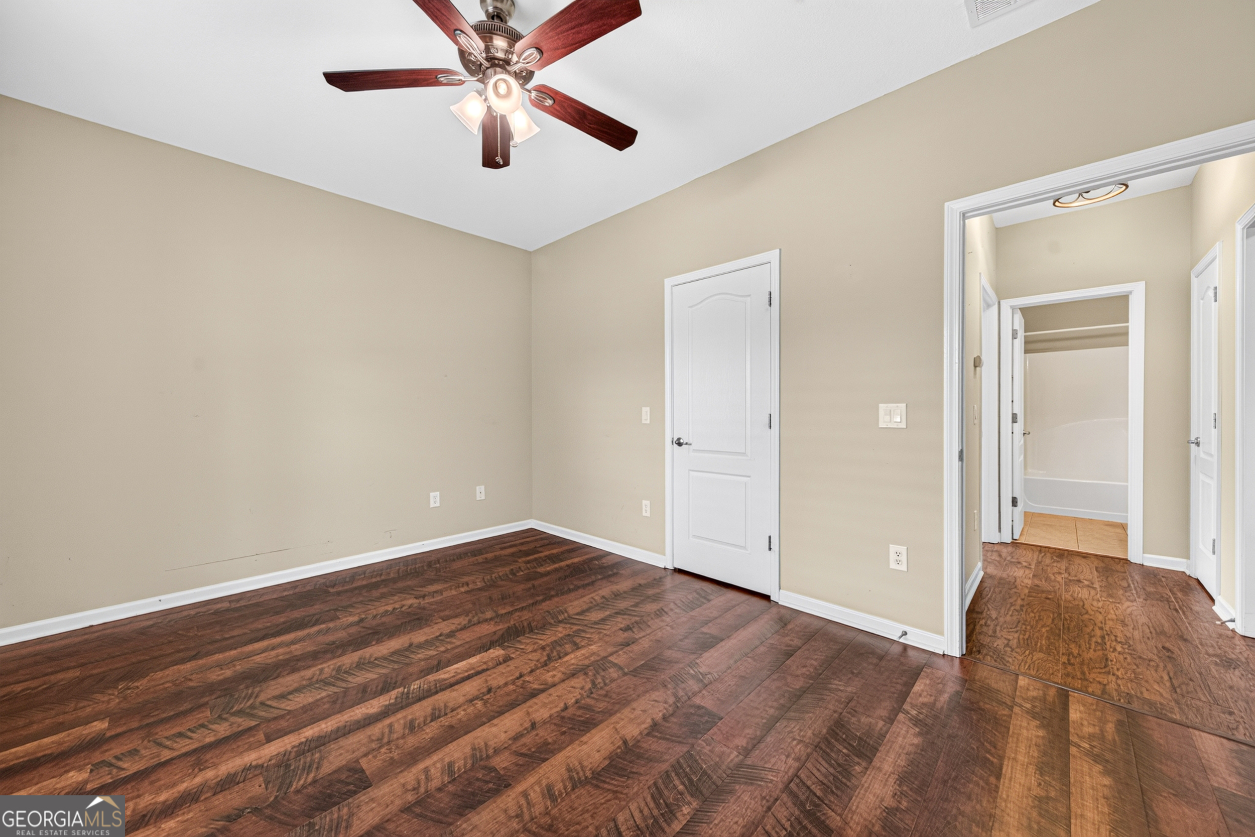 305 Victory Circle Commerce, GA 30529 - Photo 5 of 42