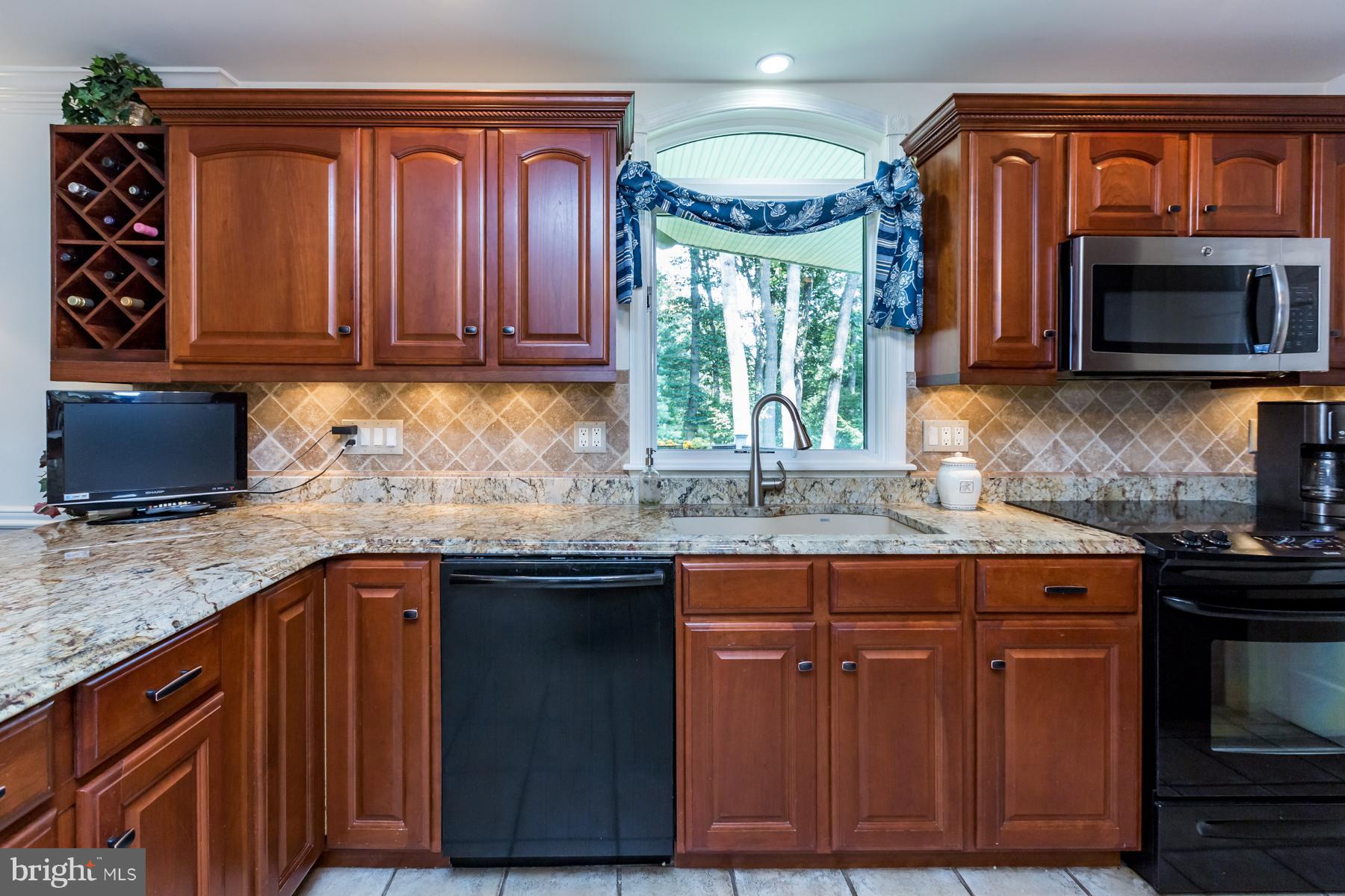 2566 Coon Club Road Hampstead, MD 21074 - Photo 17 of 30 Kitchen