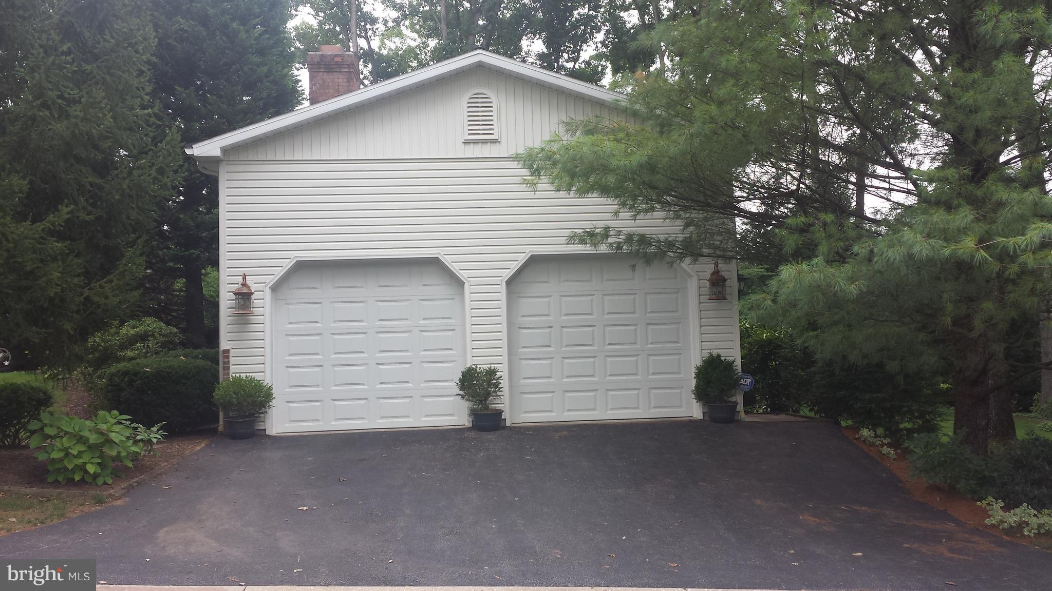 2566 Coon Club Road Hampstead, MD 21074 - Photo 28 of 30 Attached Garage