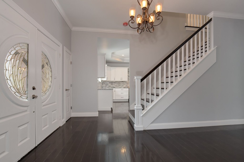 245 Fisher Road Holden, MA 01520 - Photo 4 of 30 Gallery Image 4