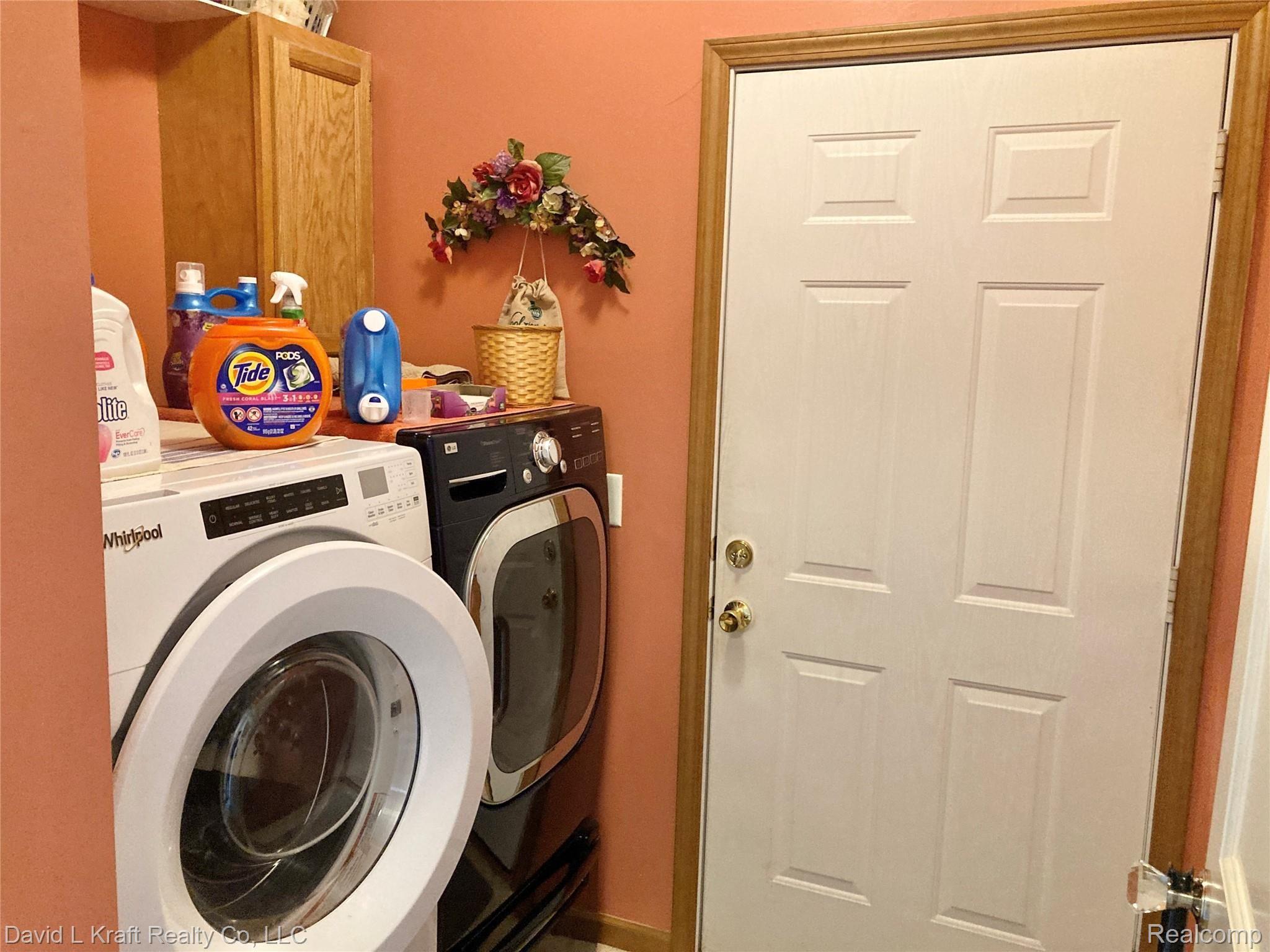 7530 Sand Road Pigeon, MI 48755 - Photo 15 of 35 7530SandLaundry.JPG