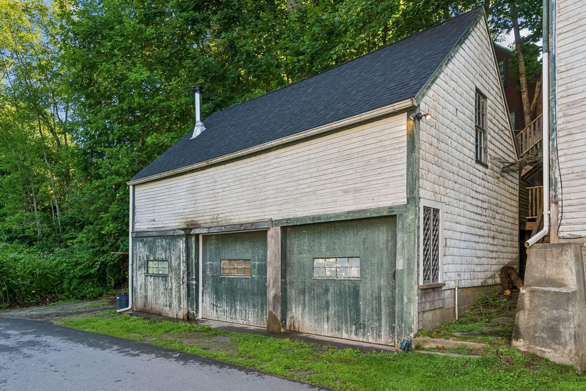 350 Main Street Warren, ME 04864 - Photo 40 of 53 Barn and 2 parking spots