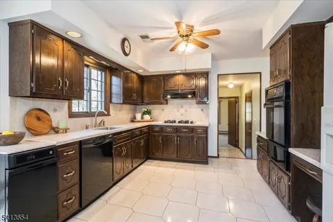 $799,000 | 7 Lexington Avenue, Neshanic Station, NJ 08853