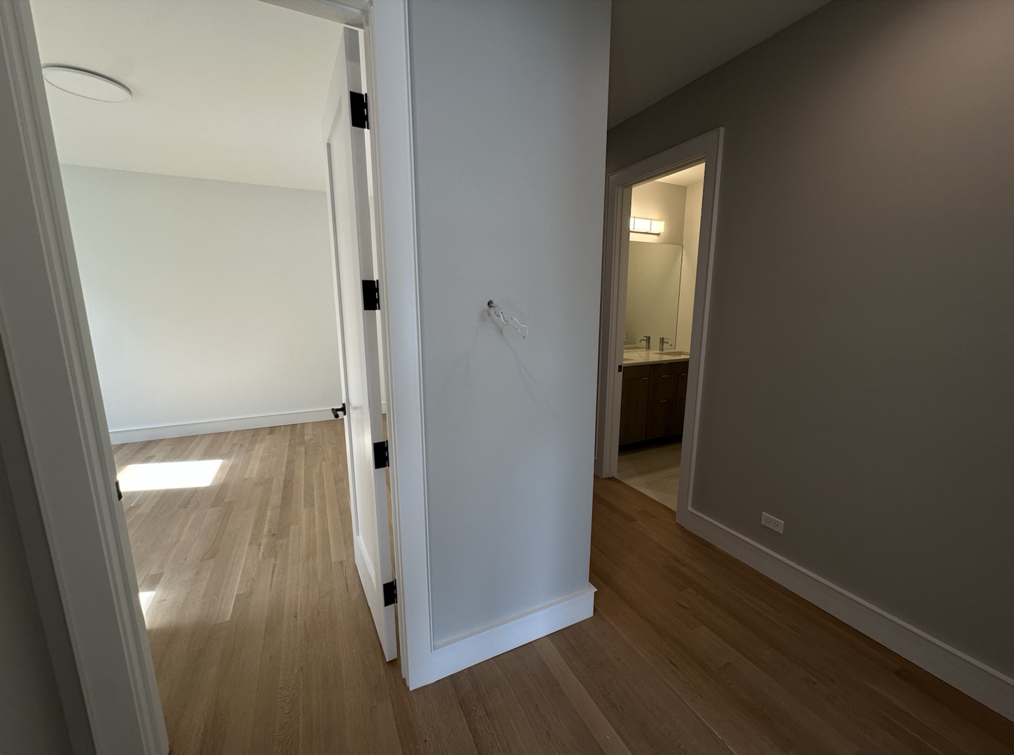 4243 North Damen Avenue, Unit 1F Chicago, IL 60618 - Photo 33 of 42 wooden floor in a gallery