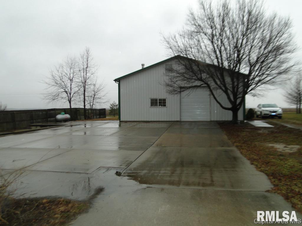 11503 Post Street Athens, IL 62613 - Photo 25 of 34 Gallery Image 25