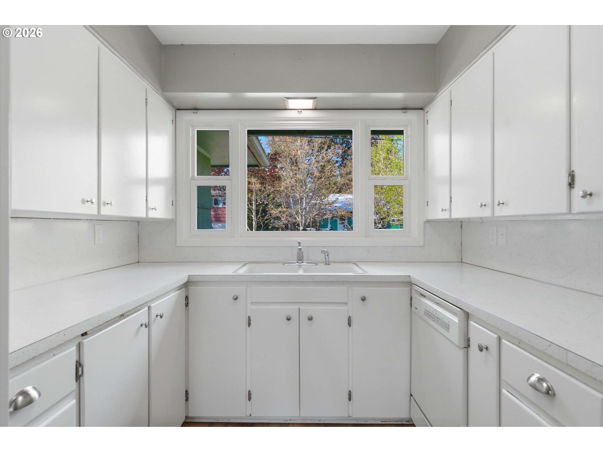 7506 Southeast Main Street Portland, OR 97215 - Photo 12 of 41