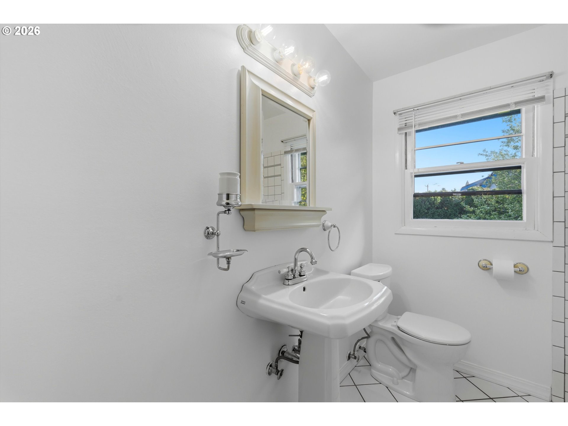 7506 Southeast Main Street Portland, OR 97215 - Photo 20 of 41