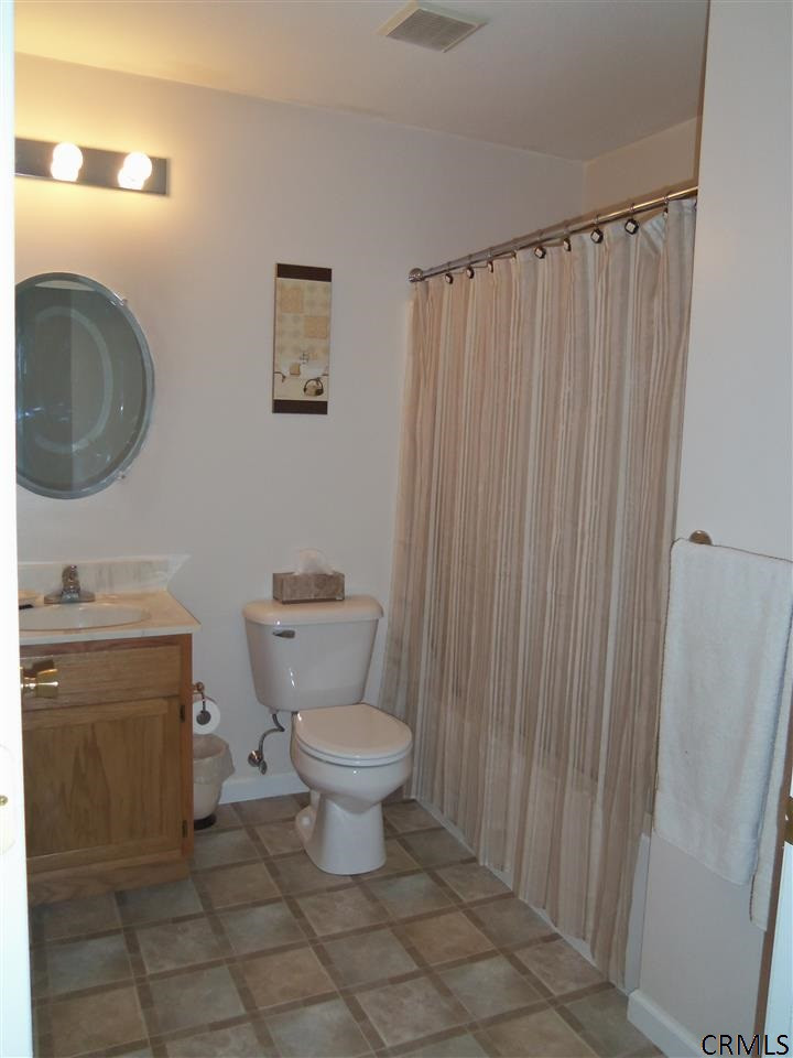 202 Cedar Rensselaer, NY 12144 - Photo 4 of 13 Photo 4