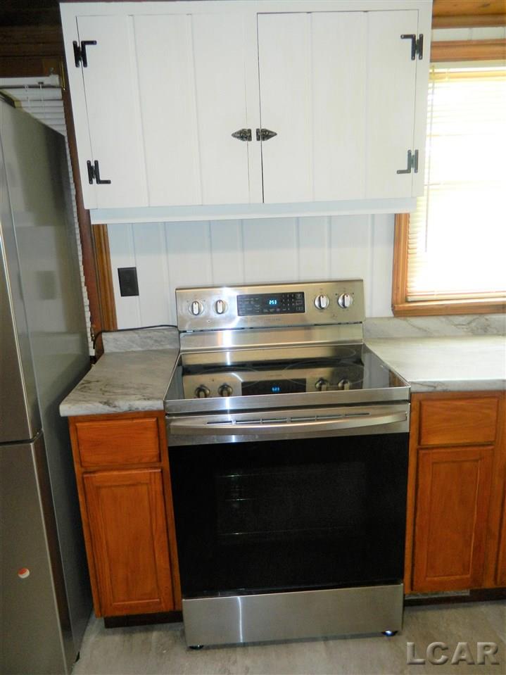 211 2nd Street Addison, MI 49220 - Photo 7 of 14 Newer Stove
