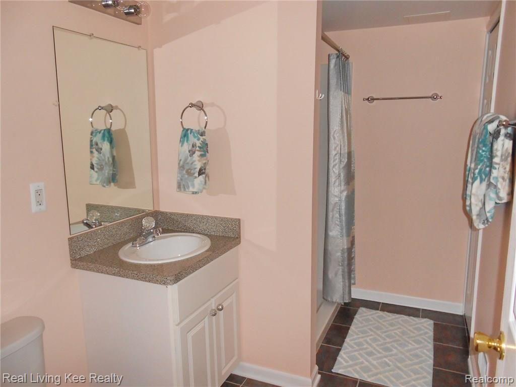 536 Curzon Road Rochester Hills, MI 48307 - Photo 15 of 17