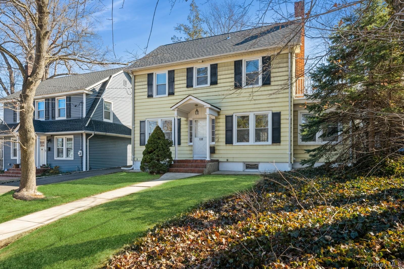 130 Soundview Road Huntington, NY 11743 - Photo 3 of 30