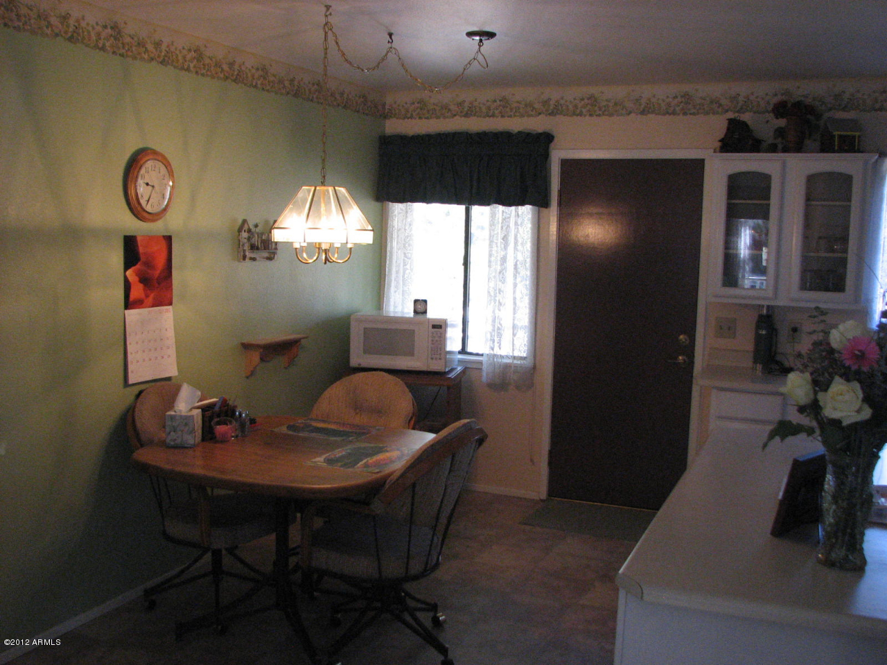 3300 Pine Rim Road Overgaard, AZ 85933 - Photo 8 of 19 dining-1