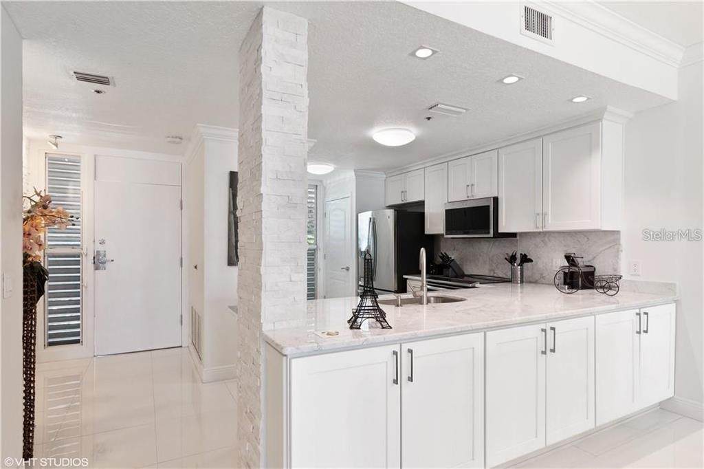 615 Dream Island Road, Unit 107 Longboat Key, FL 34228 - Photo 7 of 25 Gallery Image 7