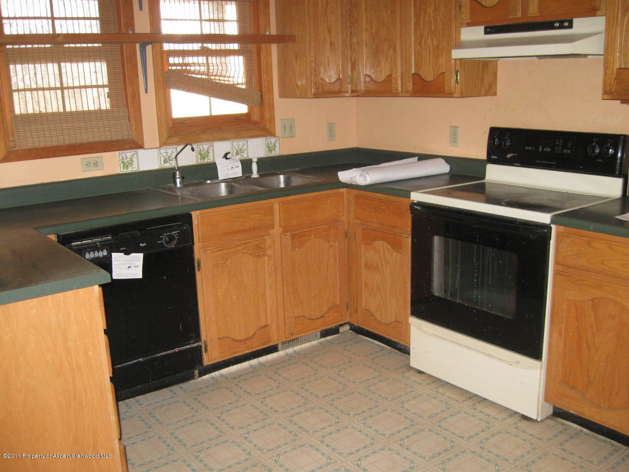 4450 County Road 320 Rifle, CO 81650 - Photo 4 of 10 Kitchen