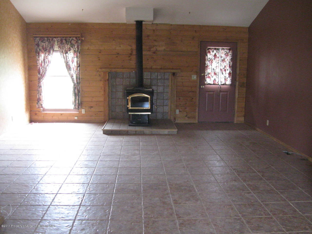 4450 County Road 320 Rifle, CO 81650 - Photo 5 of 10 Living Room