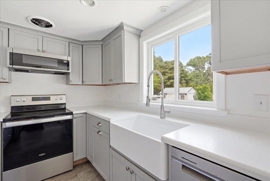 6 Jackson Road Scituate, MA 02066 - Photo 13 of 38