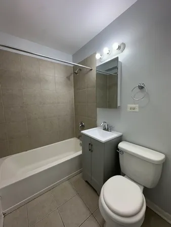 $1,850 | 1928 Jackson Avenue, Unit 3C, Evanston, IL 60201