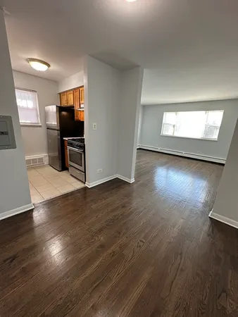 $1,850 | 1928 Jackson Avenue, Unit 3C, Evanston, IL 60201