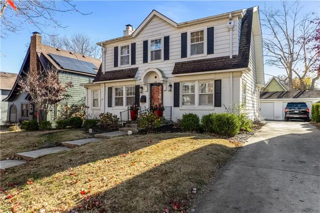 $445,000 | 23 East 69th Street, Kansas City, MO 64113