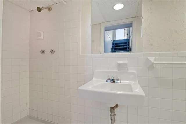 $445,000 | 23 East 69th Street, Kansas City, MO 64113