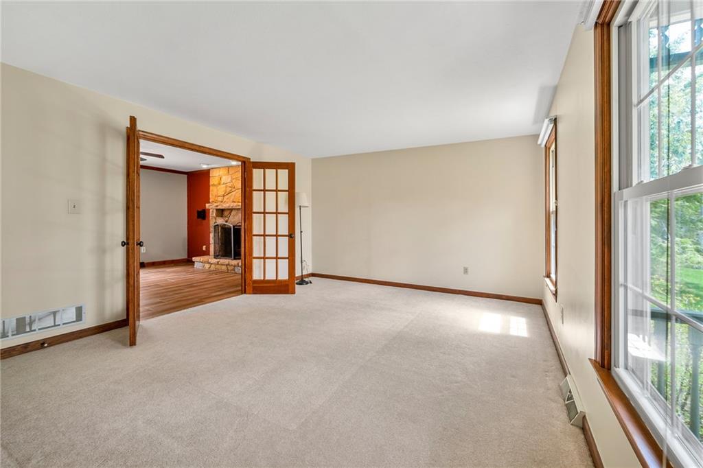 9706 E Road Pittsburgh, PA 15237 - Photo 6 of 24 Gallery Image 6