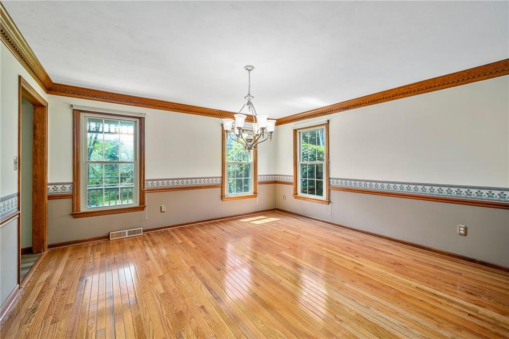 9706 E Road Pittsburgh, PA 15237 - Photo 7 of 24 Gallery Image 7