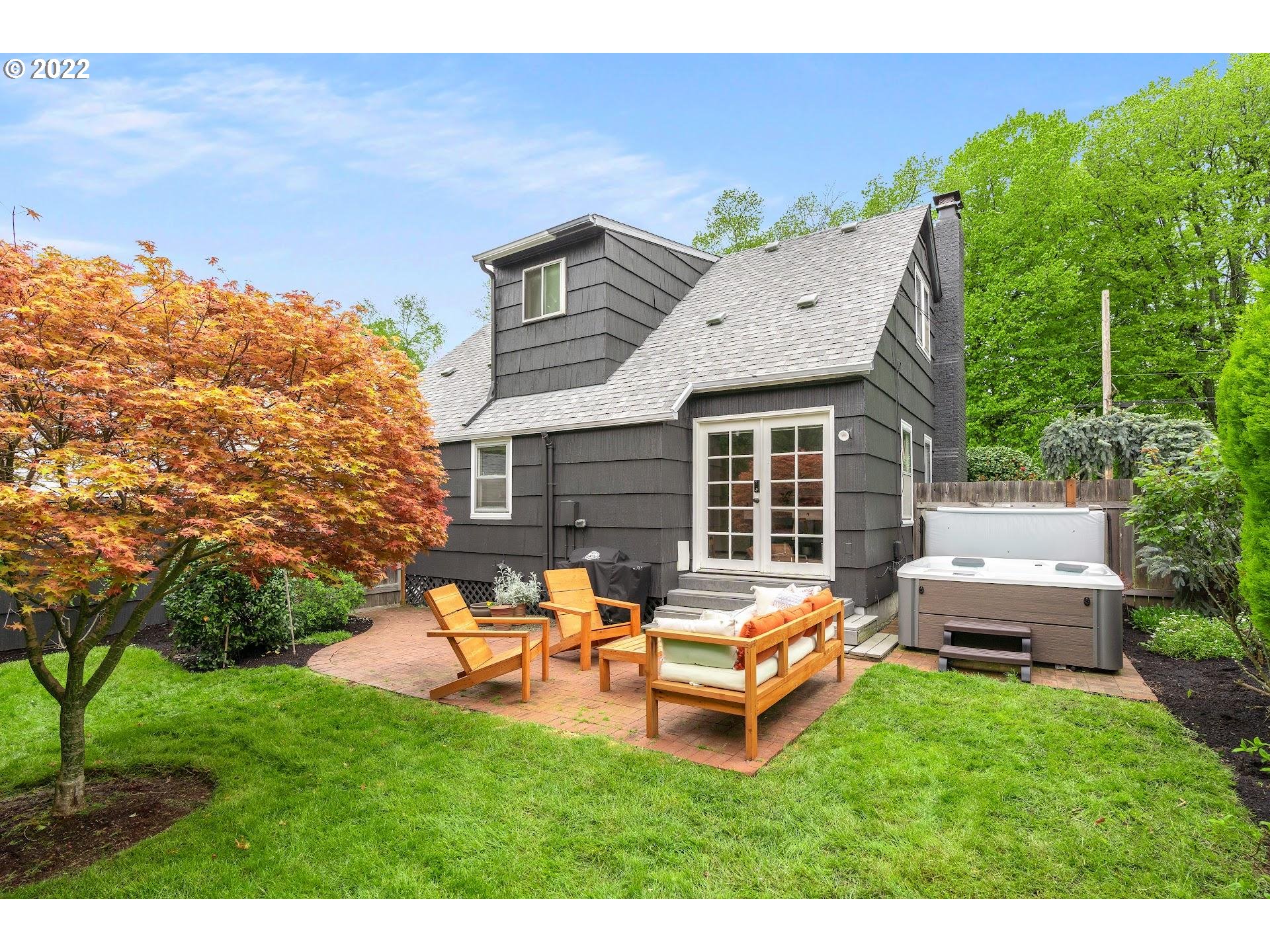 7531 Southeast Reed College Place Portland, OR 97202 - Photo 26 of 32 Gallery Image 26
