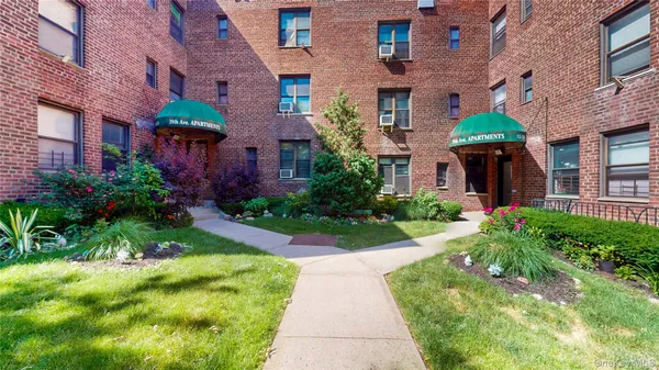 $525,000 | 52-21 39th Road, Unit 2A | Woodside