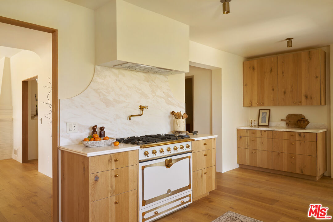6911 Los Tilos Road Los Angeles, CA 90068 - Photo 8 of 44