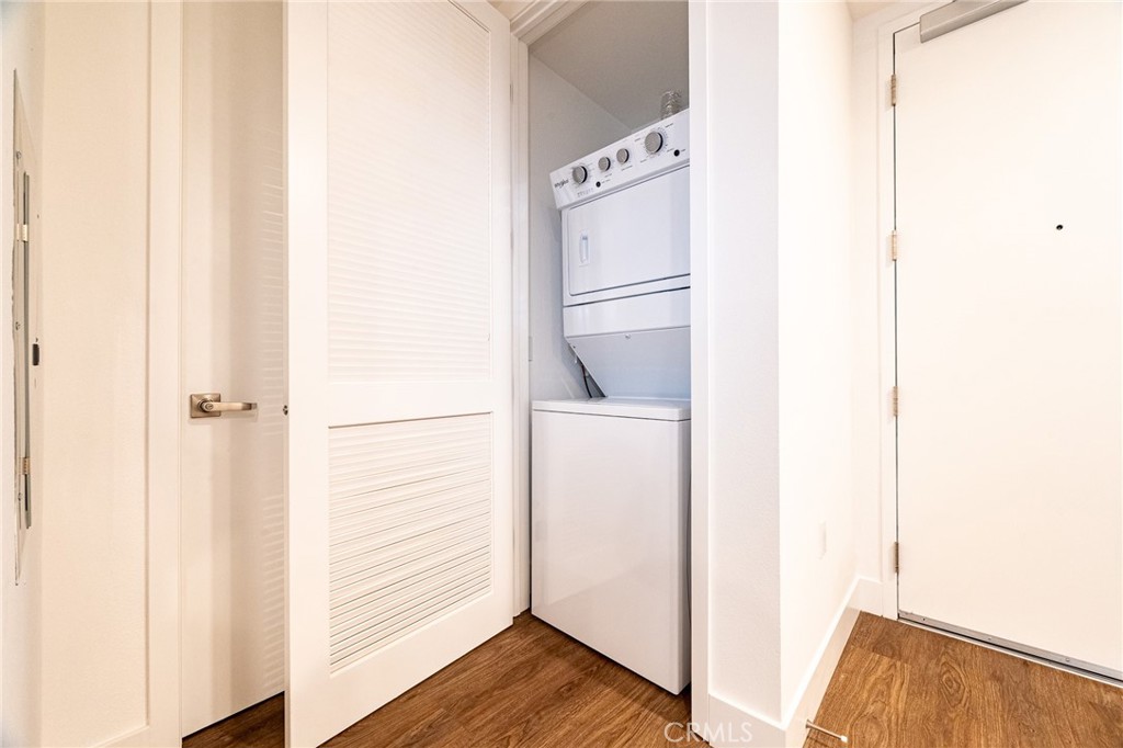 709 East Walnut Street, Unit 222 Pasadena, CA 91101 - Photo 17 of 39